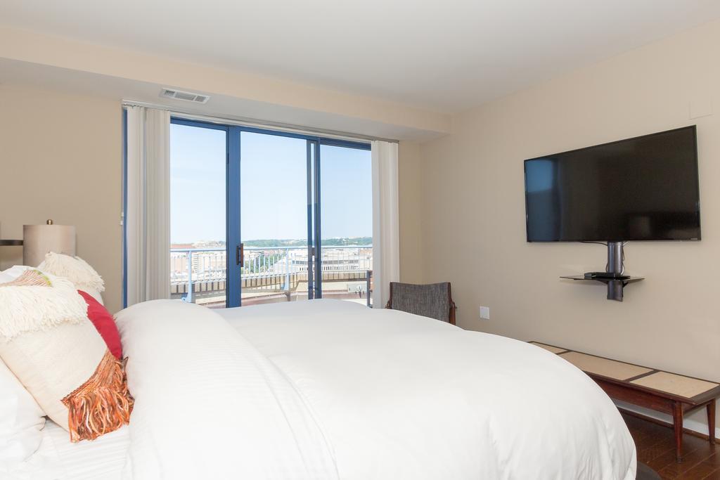 Penthouse Suite Washington Exterior photo